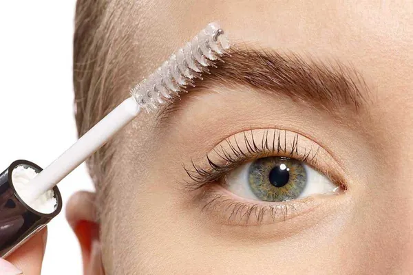 Maskara za obrve CATRICE Lash brow designer gel za oblikovanje i uređivanje trepavica 010